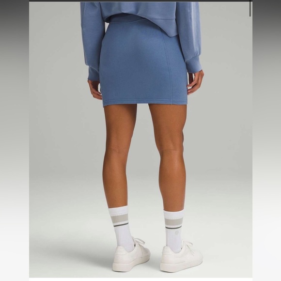 Lululemon Scuba High-Rise Mini Skirt Oasis Blue Size Medium 
NEW WITH TAGS - Picture 3 of 8
